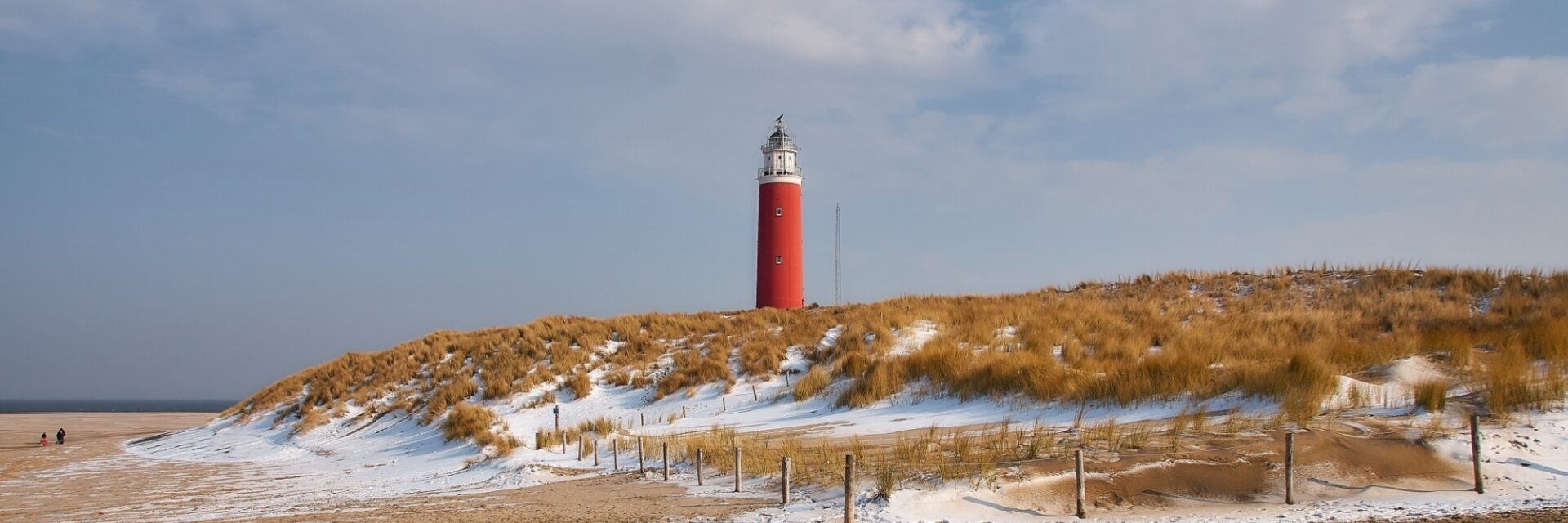De vuurtoren van Texel in de sneeuw
