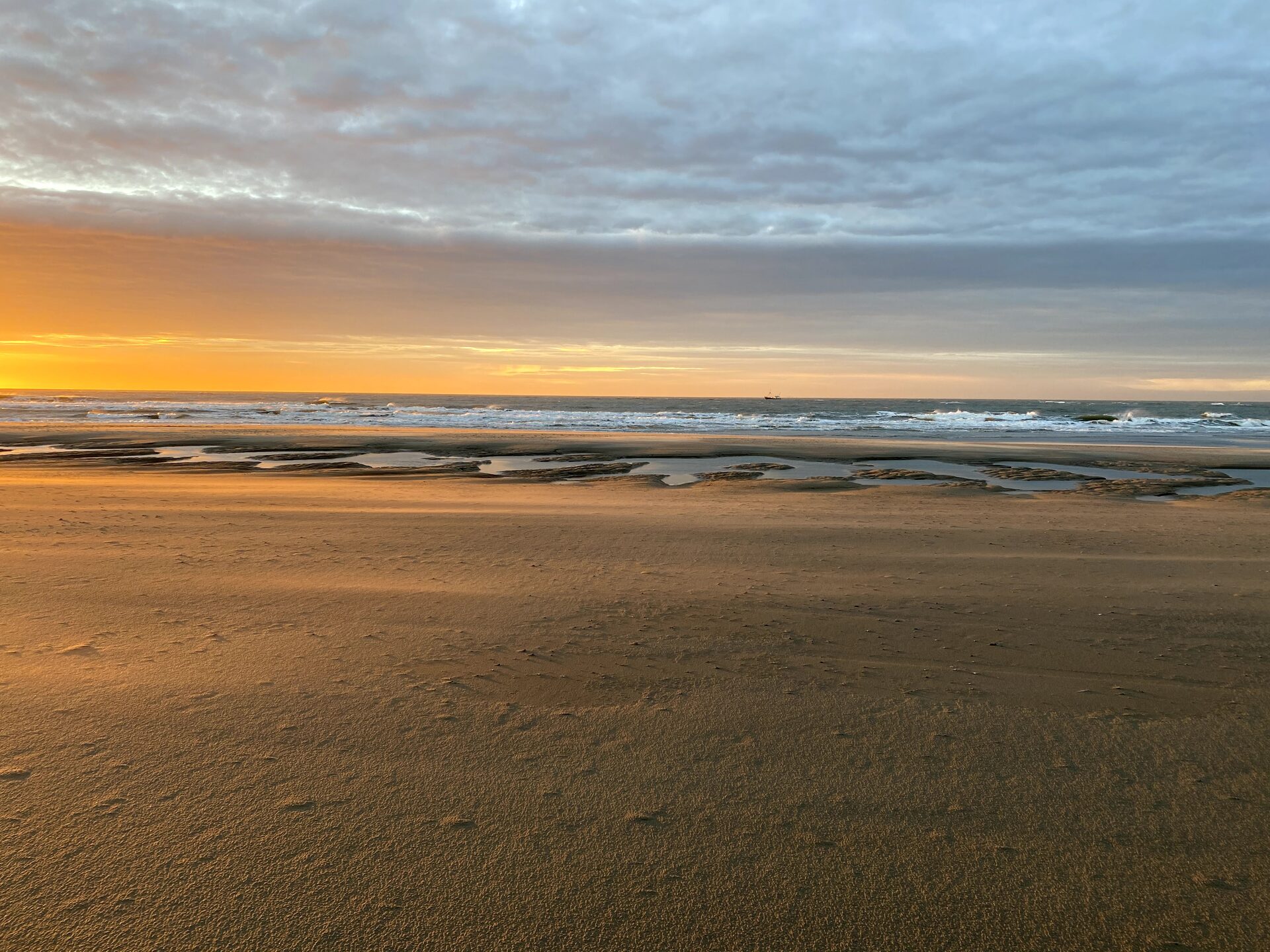 Zonsondergang op het strand